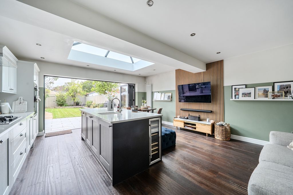 Property photo 2 of 20 1477470136A2c27A60F434