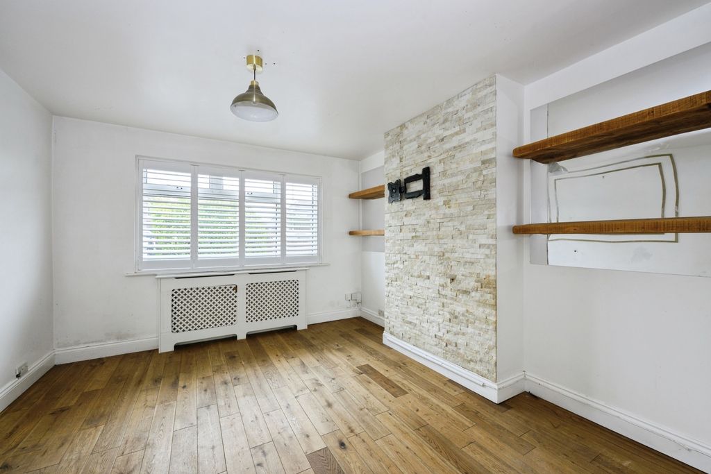 Property photo 2 of 17 Pbox-Img.Jpg