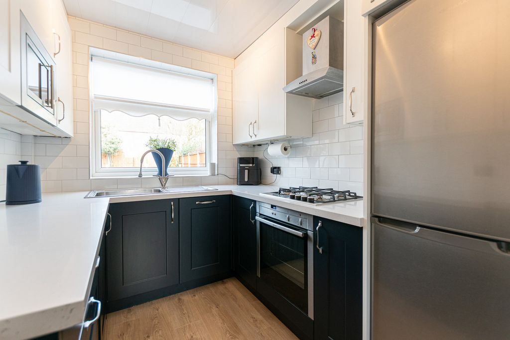 Property photo 3 of 36