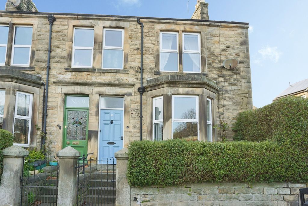 Property photo 3 of 24