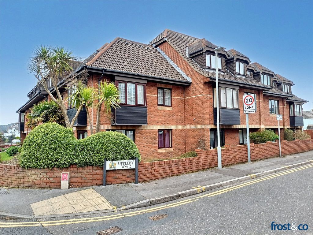 Property photo 1 of 8 Barton Lodge