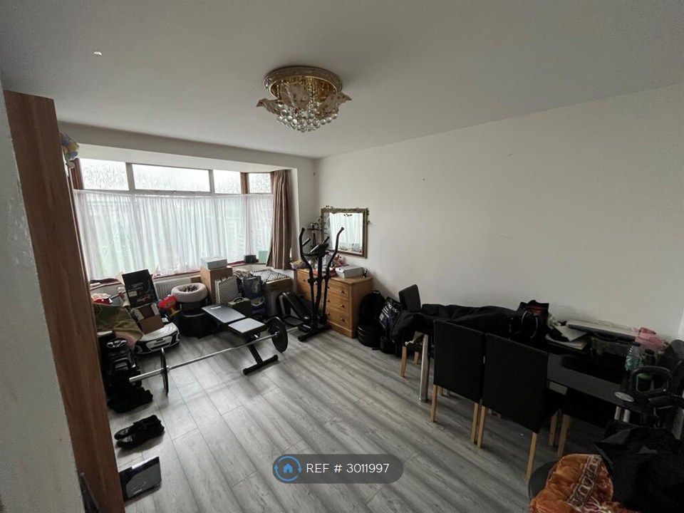 Property photo 3 of 23