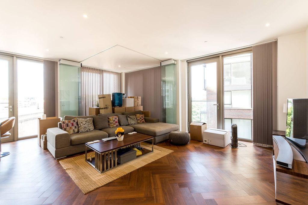 Property photo 2 of 14