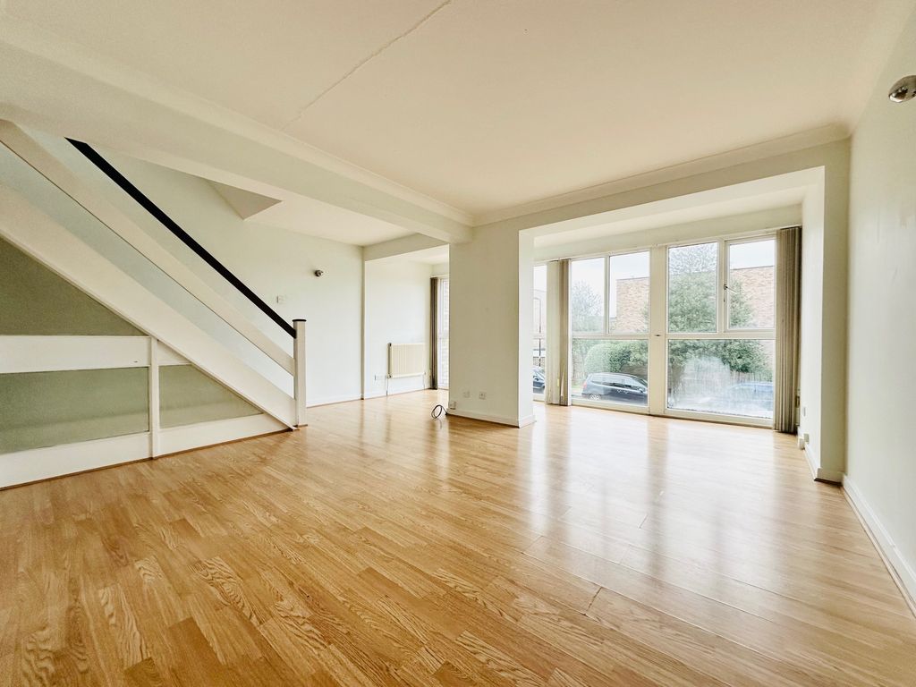 Property photo 2 of 25