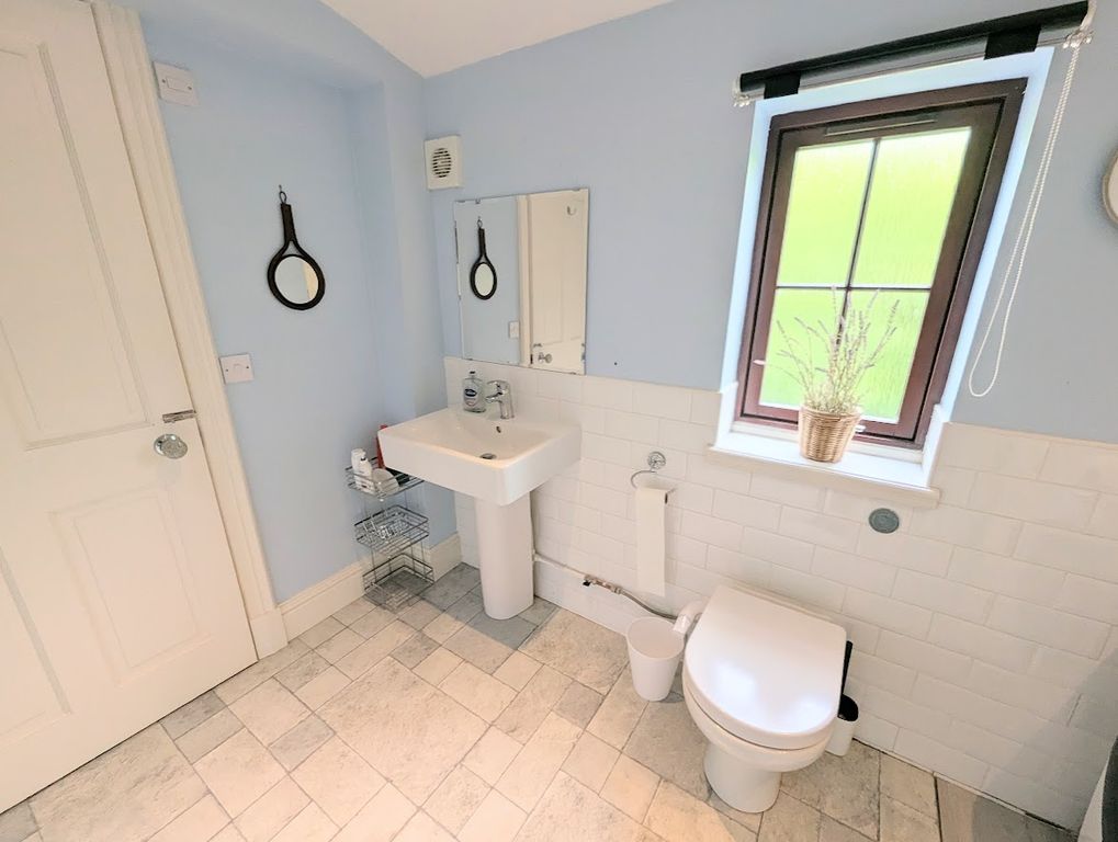 Additional image 8 of 2 bed flat for sale38B Eastfield Road, Dumfries DG1