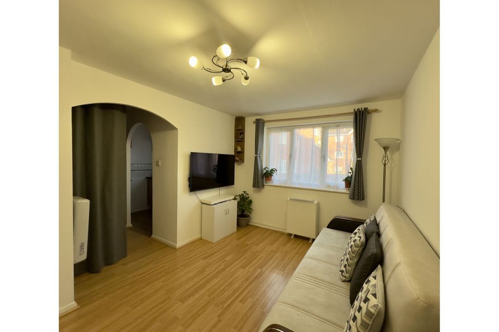 Property photo 2 of 10