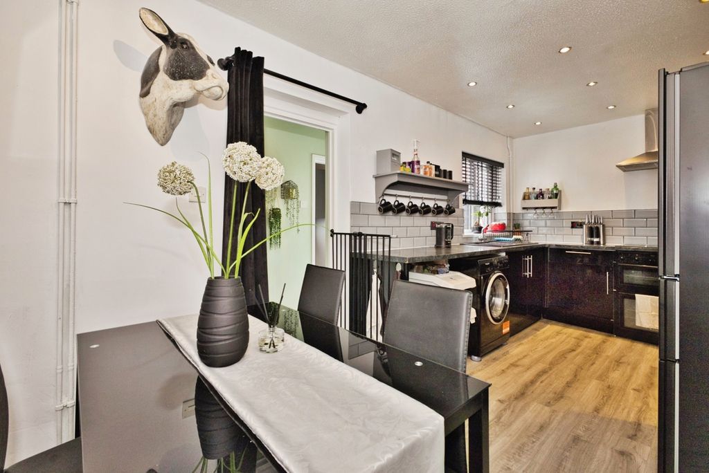 Property photo 2 of 20 Pbox-Img.Jpg