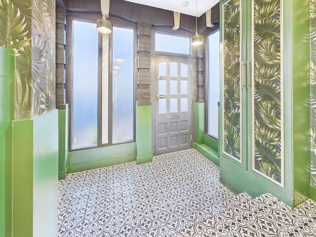 Property photo 2 of 50