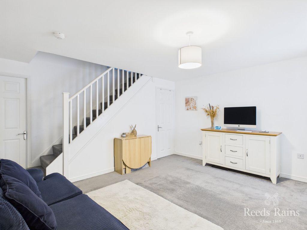 Property photo 2 of 18 Lounge