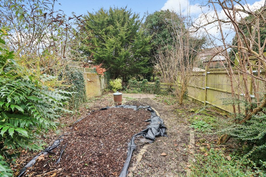 Property photo 3 of 33 3895144