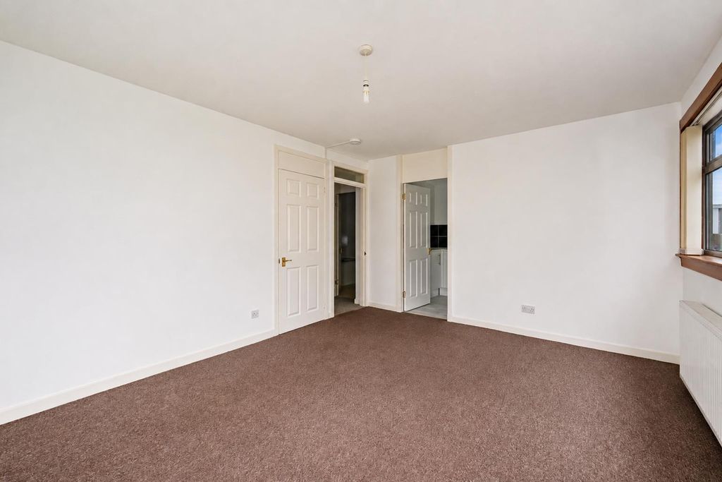 Property photo 3 of 13 40 Abernethy Road Bf-9.Jpg
