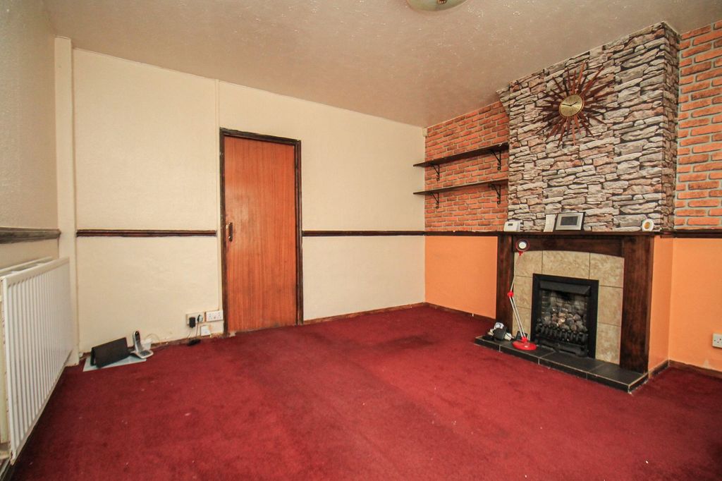 Property photo 2 of 13