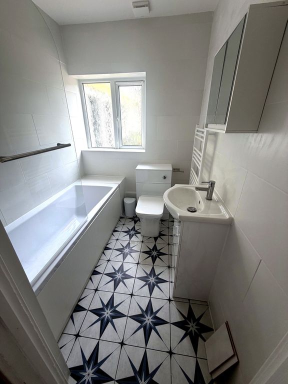 Property photo 3 of 10 Img_4094