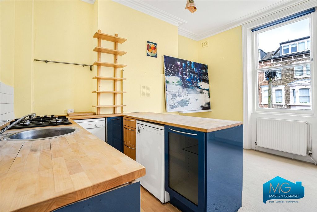 Property photo 2 of 17 Picture No. 13