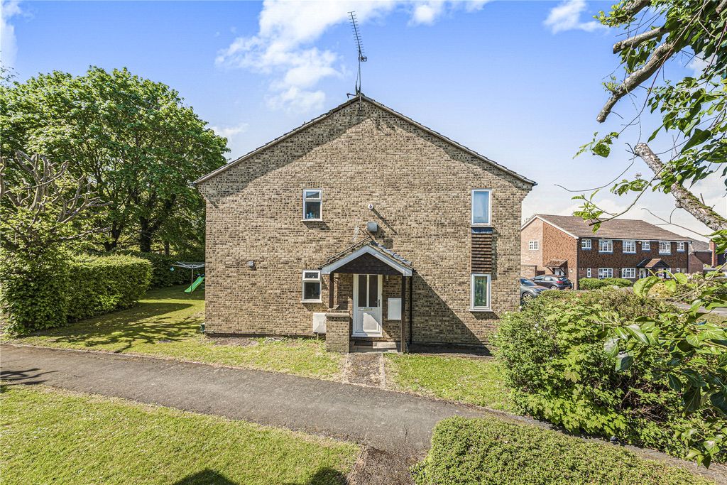Property photo 2 of 21 Picture No. 12