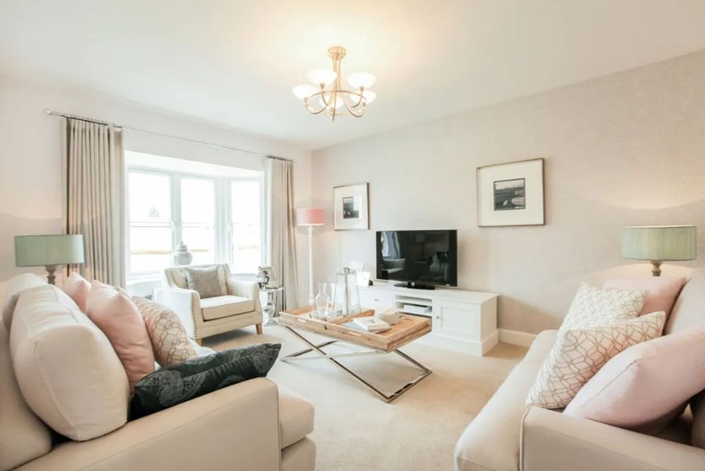 Property photo 2 of 9