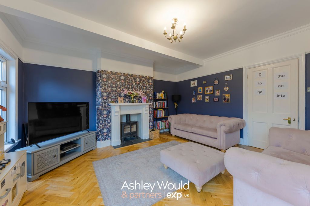 Property photo 3 of 22