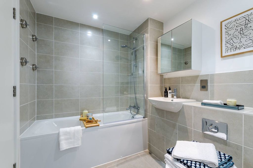 Property photo 1 of 36