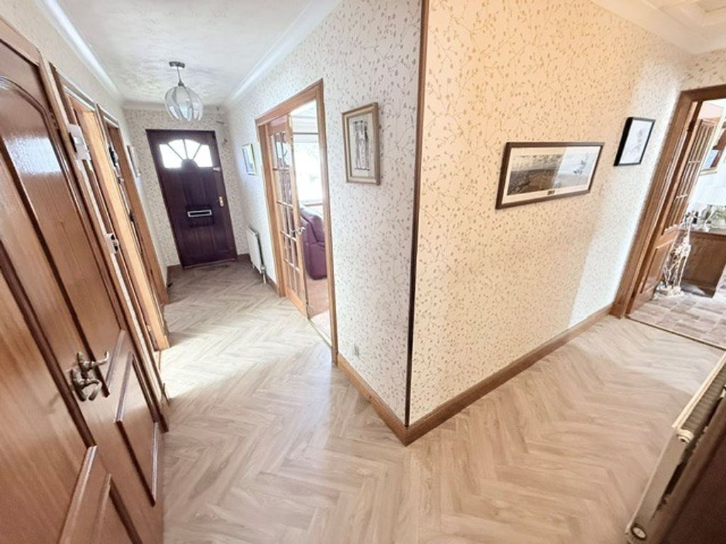Property photo 3 of 27