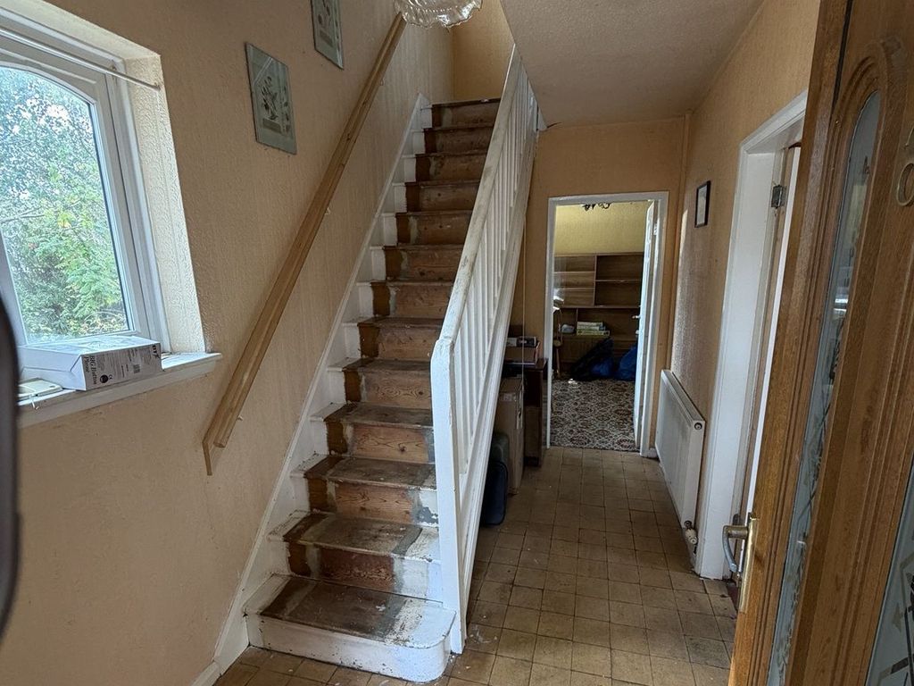 Property photo 3 of 32