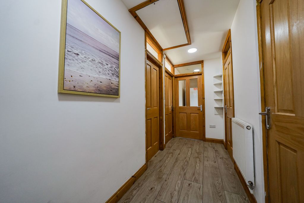 Property photo 2 of 11 Dsc06645