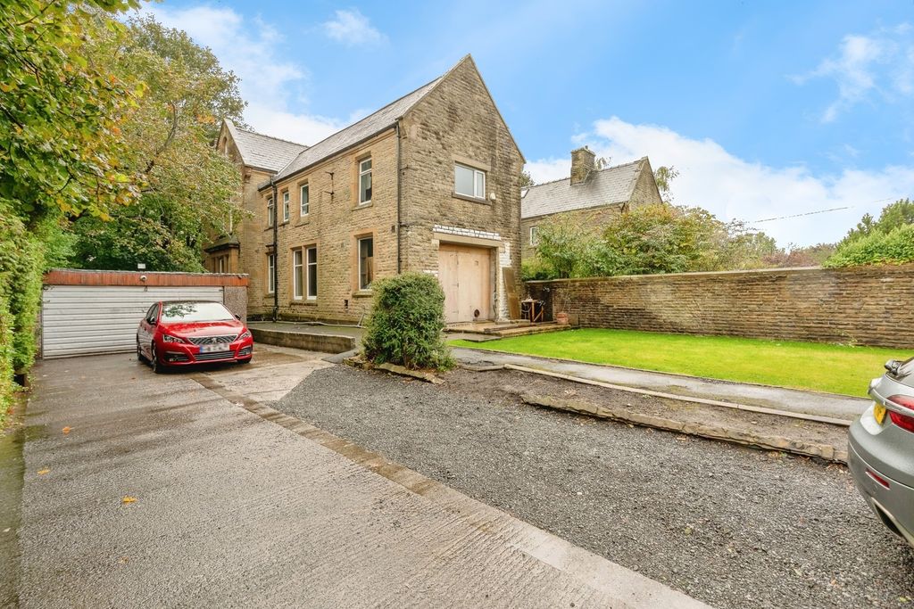 Property photo 2 of 17 Photo