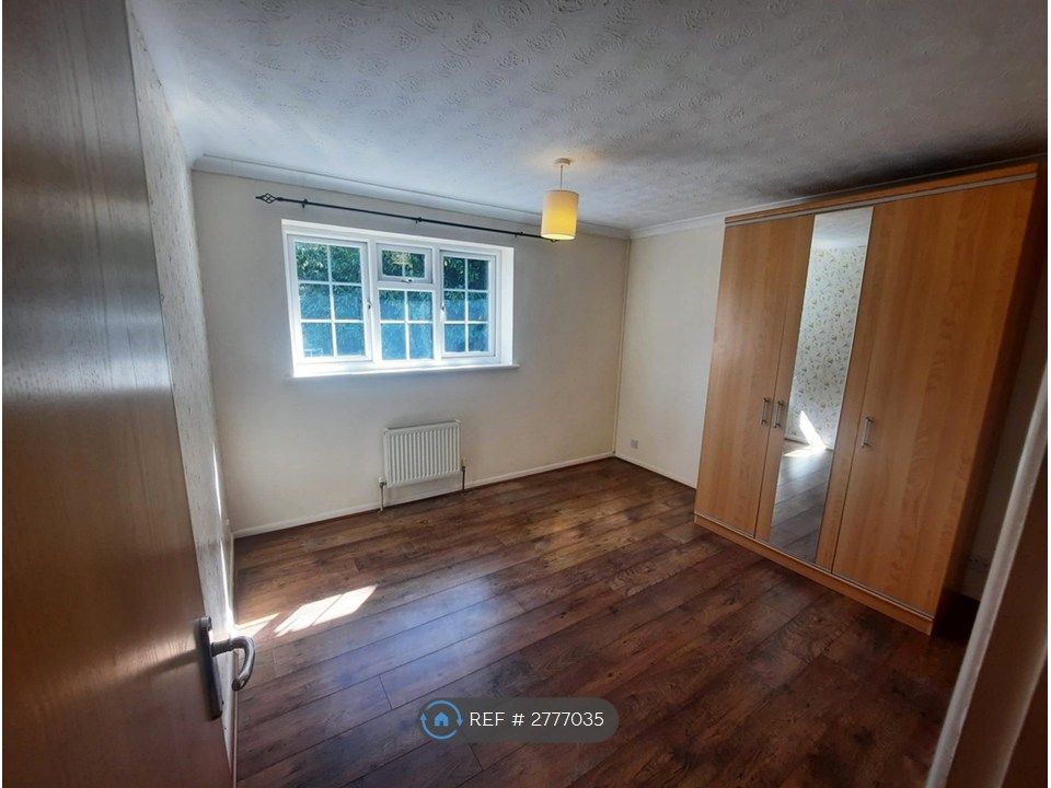 Property photo 3 of 8 Front Bedroom