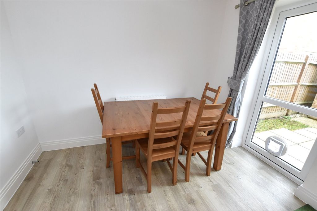 Property photo 3 of 12 Picture No. 11