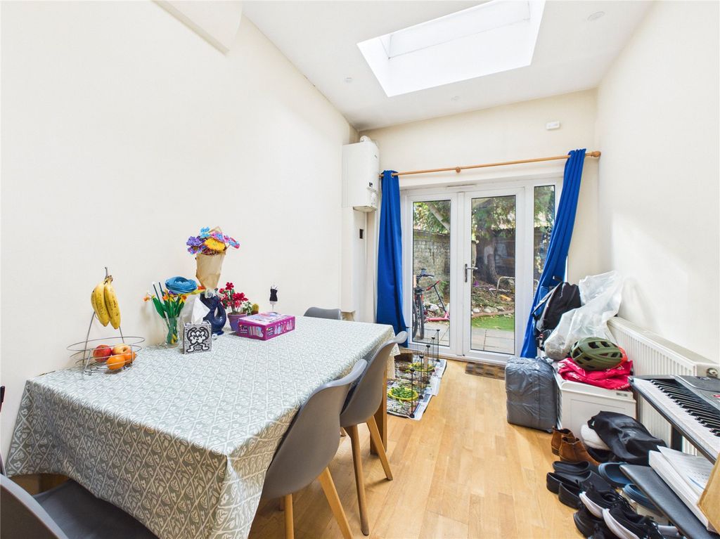 Property photo 3 of 7 Picture No. 05
