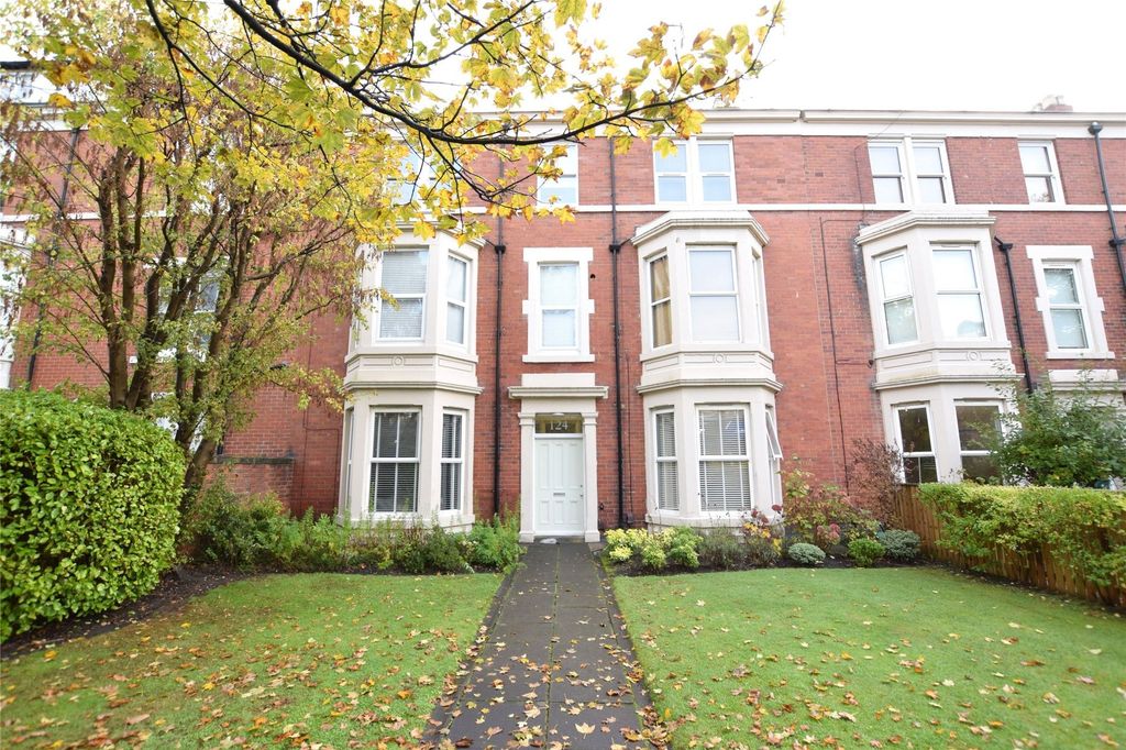 Property photo 1 of 8 External