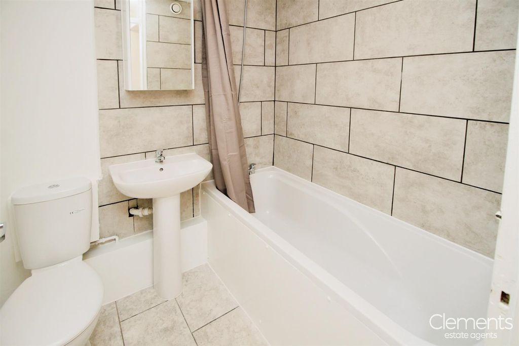 Property photo 2 of 5 Bathroom.Jpg