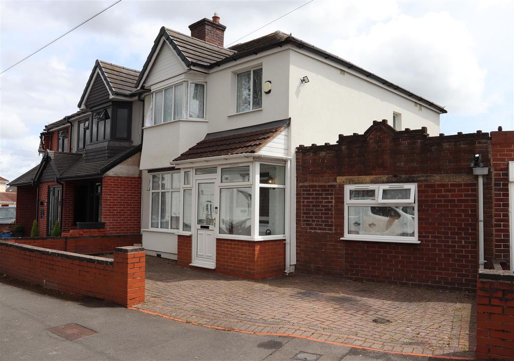 Property photo 2 of 34
