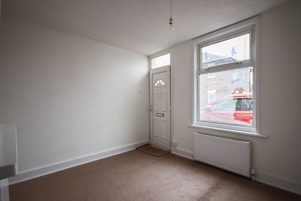 Property photo 2 of 11 Gallery