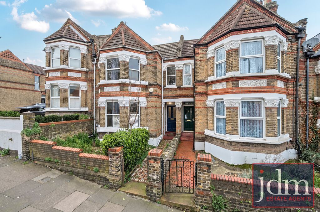 Property photo 2 of 10 372Bc31c-80Ec-47E...