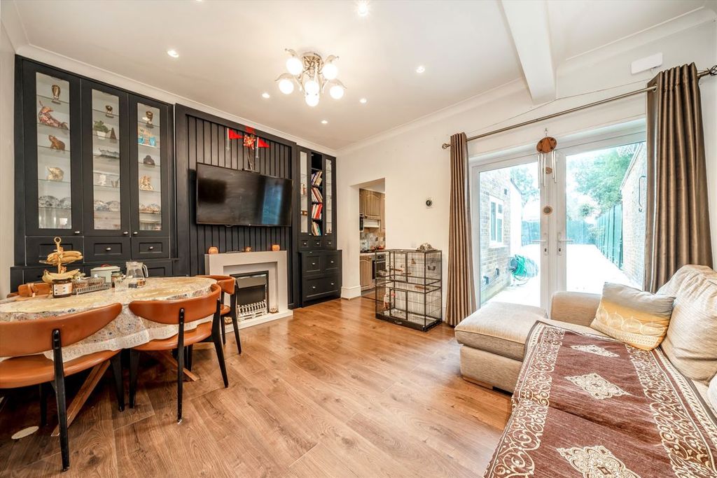 Property photo 2 of 7