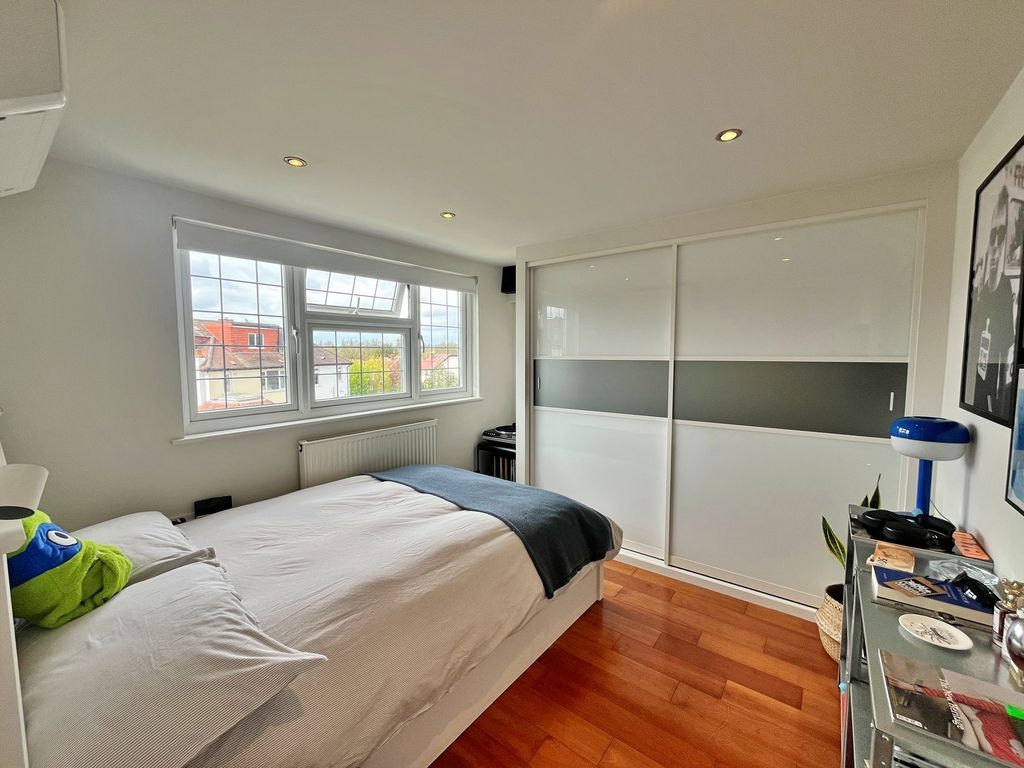 Additional image 9 of 5 bed semi-detached house for saleWest Close, Greenford UB6