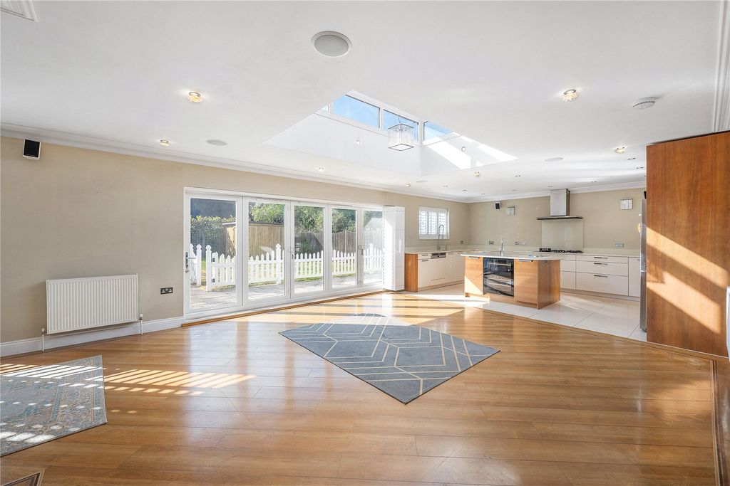 Property photo 1 of 19 Picture No. 13