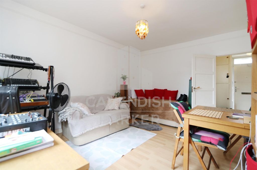 Property photo 3 of 8 5.Jpg