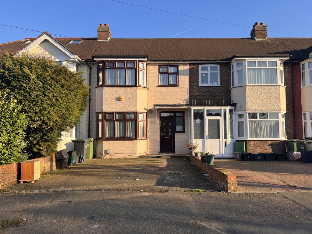 Property photo 1 of 6 Terraced House To Rent Northfield Road, Waltham Cross En8