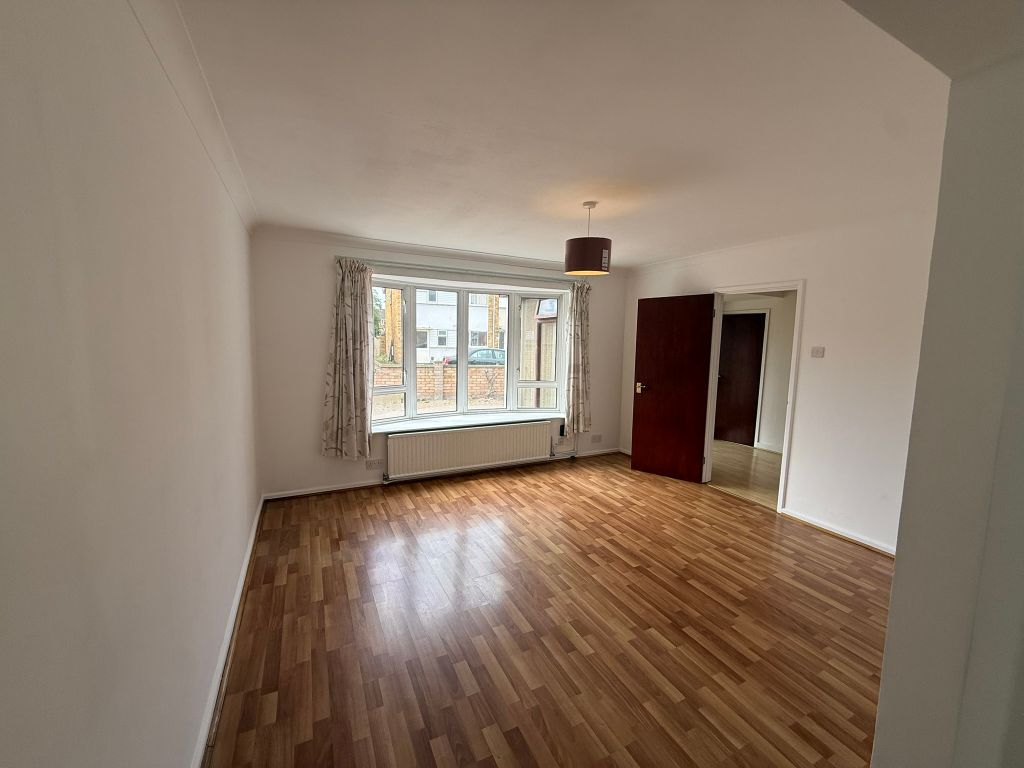 Property photo 3 of 18 Sitting Room