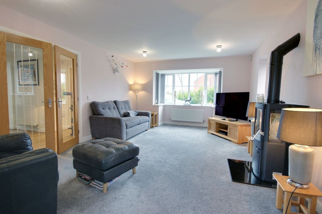 Property photo 3 of 28 1 Lounge B