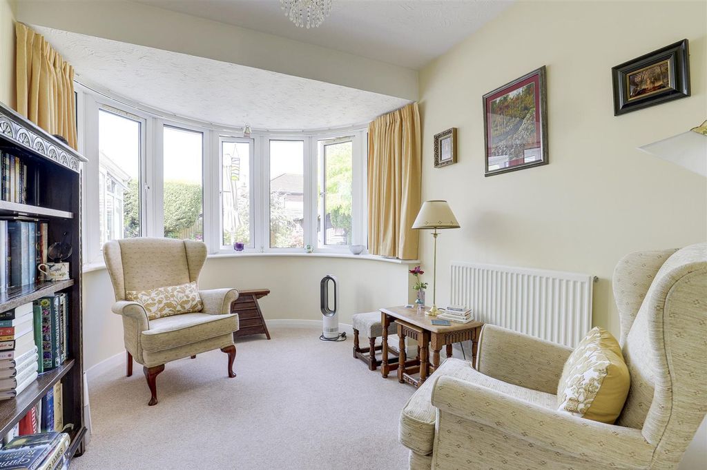Property photo 3 of 27