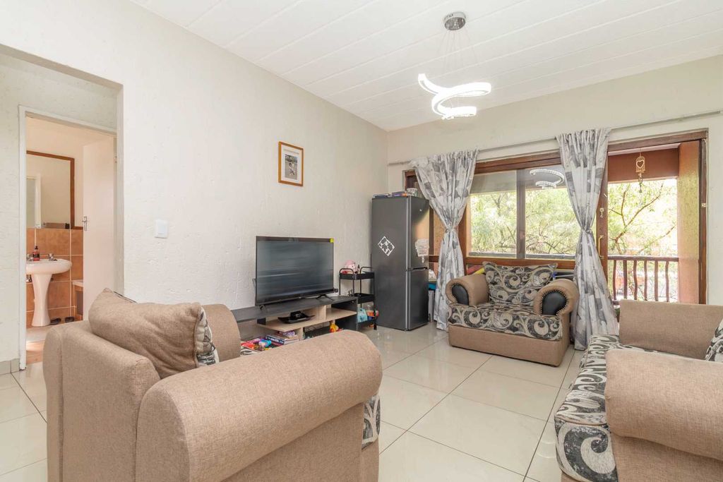 Property photo 2 of 25