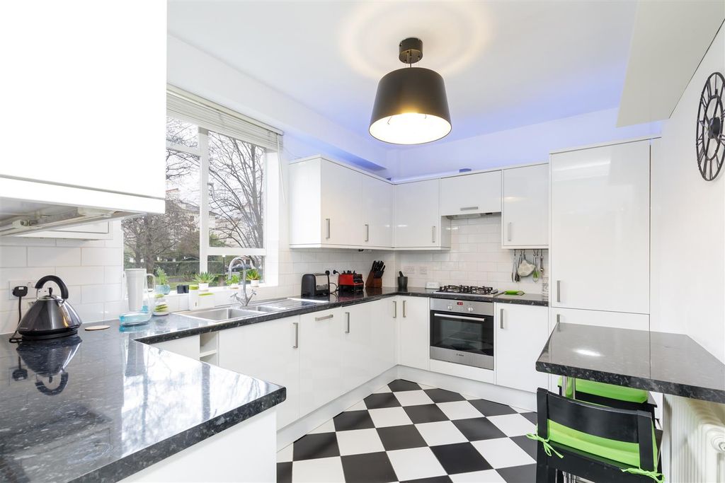 Property photo 1 of 8 Kitchen.Jpg