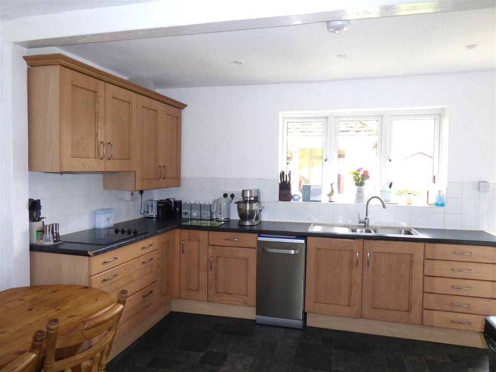 Property photo 2 of 12 Kitchen 1.Jpg