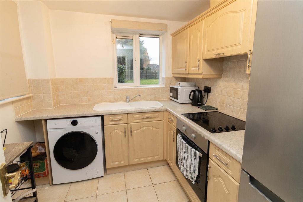 Property photo 3 of 5 Kitchen