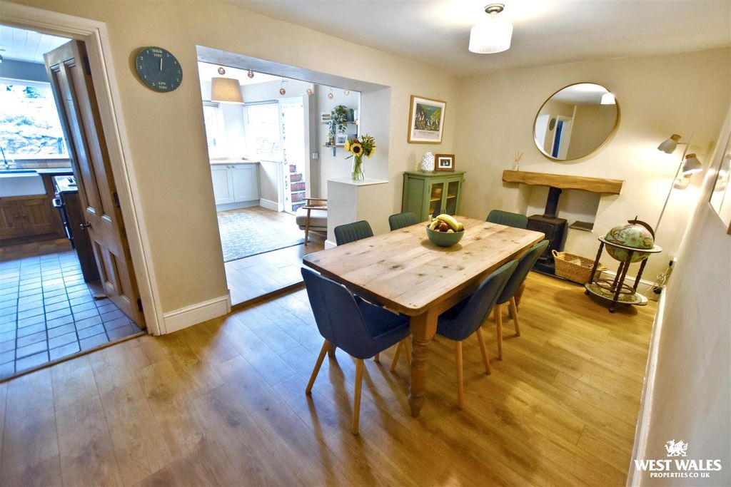 Property photo 3 of 23 11 (1).Jpg