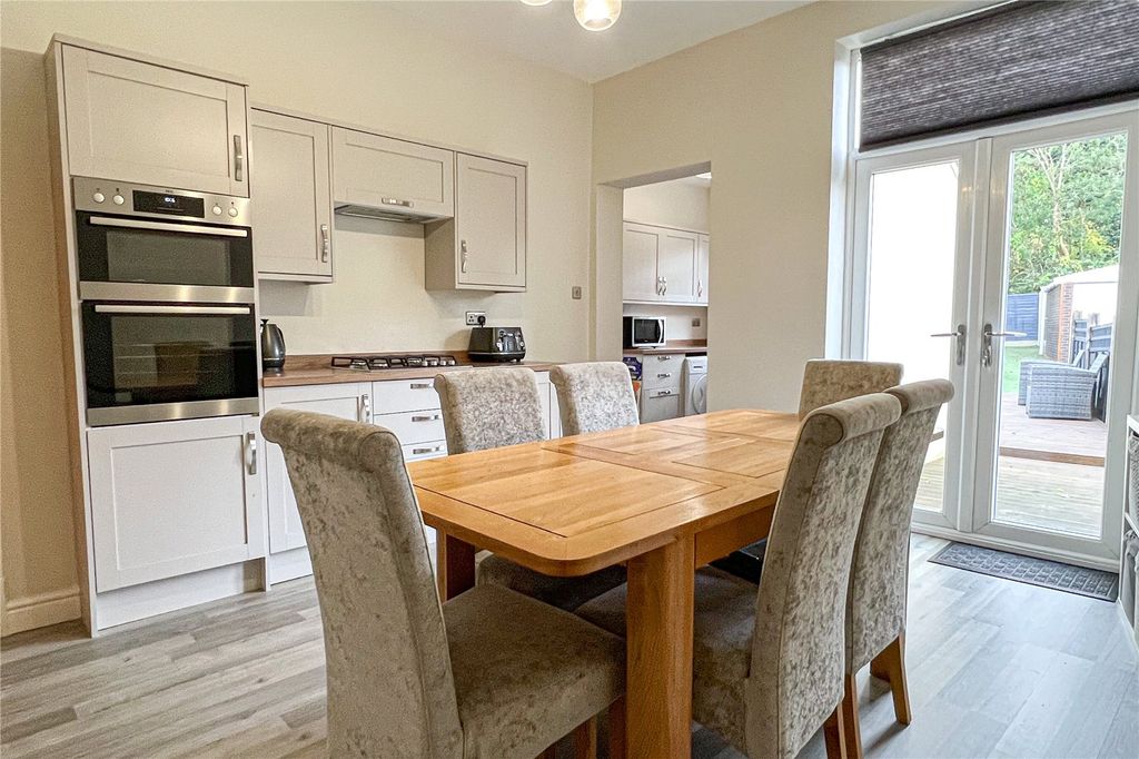 Property photo 3 of 23 Kitchen