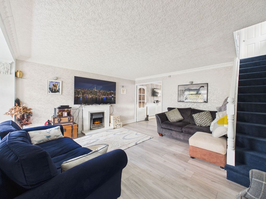 Property photo 2 of 14 Lounge