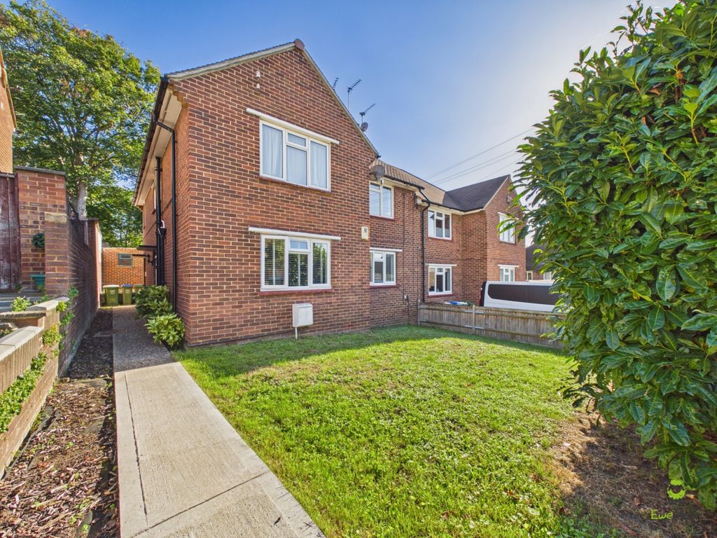 Property photo 1 of 17 Presented By Clinton At Ewemove Bexleyheath And Da